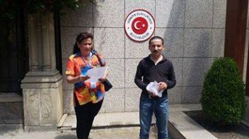 Mediya nümayəndələri Türkiyə səfirliyi önündə dəstək aksiyası keçirdi-FOTO